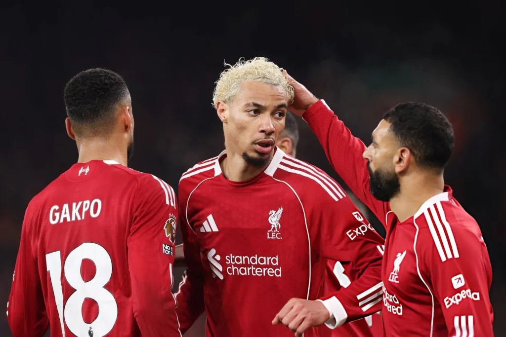 Liverpool đẩy Man Utd khỏi nhóm dự cúp châu Âu